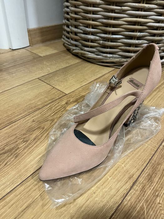 Batа дамски обувки с ток