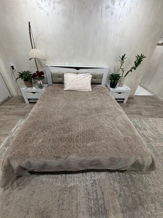 Продам спальный гарнитур с матрасом