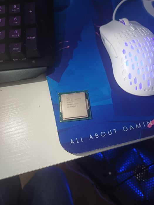 Procesor i3-6098P
