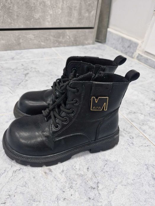 Зимни топли ботушки много удобни  носени 2 ,3 пъти 31 размер