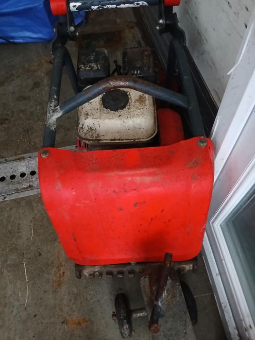 Vând scule de construcție