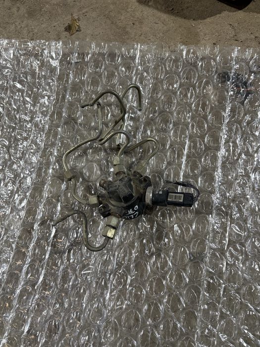 Renault Clio 1.5dci 2002 година Разпределител дюзи с датчик