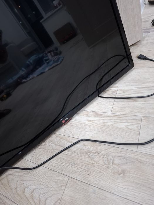 Продам телевизор Lg.