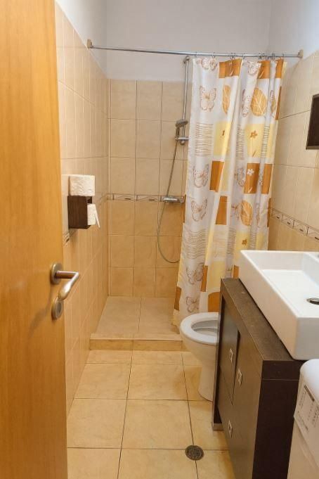 Дава се под наем Двустаен апартамент в Варна, Зимно кино Тракия - 50 кв.м за 425 € - Снимка #3