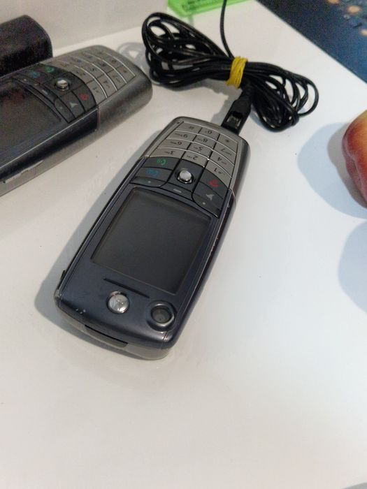 Telefoane Sony Ericsson si Motorola cu incarcator