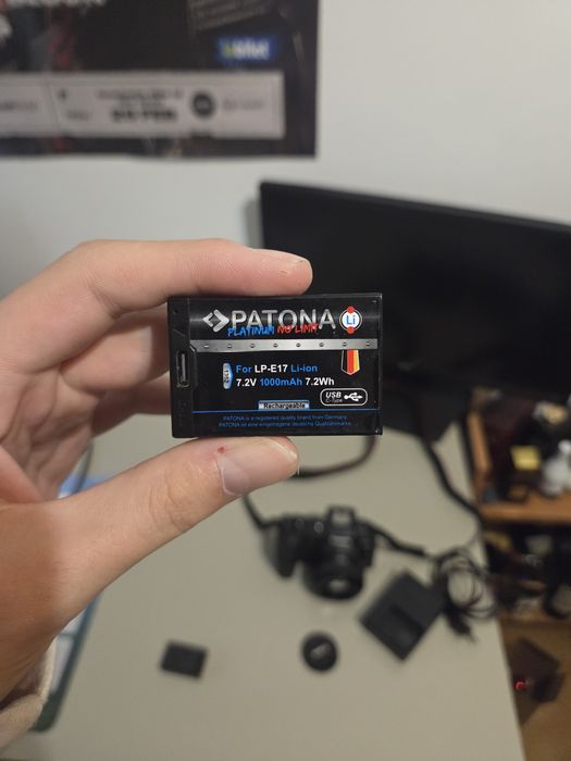 Camera mirrorless: Canon EOS RP + obiectiv 50 mm 1.8 + 2 baterii