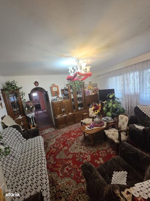 Etaj 2 - Alexandru - Zimbru - Apartament 3 camere - geam la baie