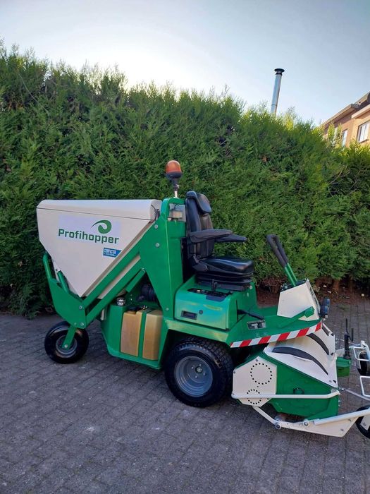 Самоходен шредер-косачка.