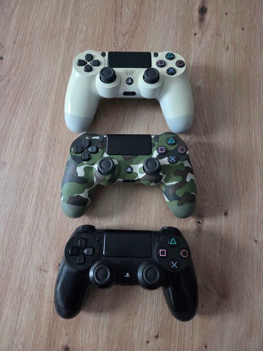 Controller maneta PS 4 PlayStation 4 originale in stare buna