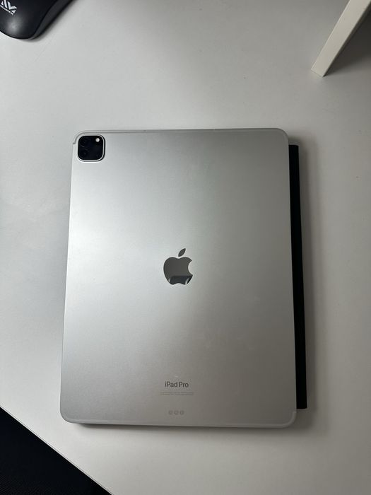 iPad Pro 12.9 M2 (6-е поколение) A2437, 128 GB, клавиатура