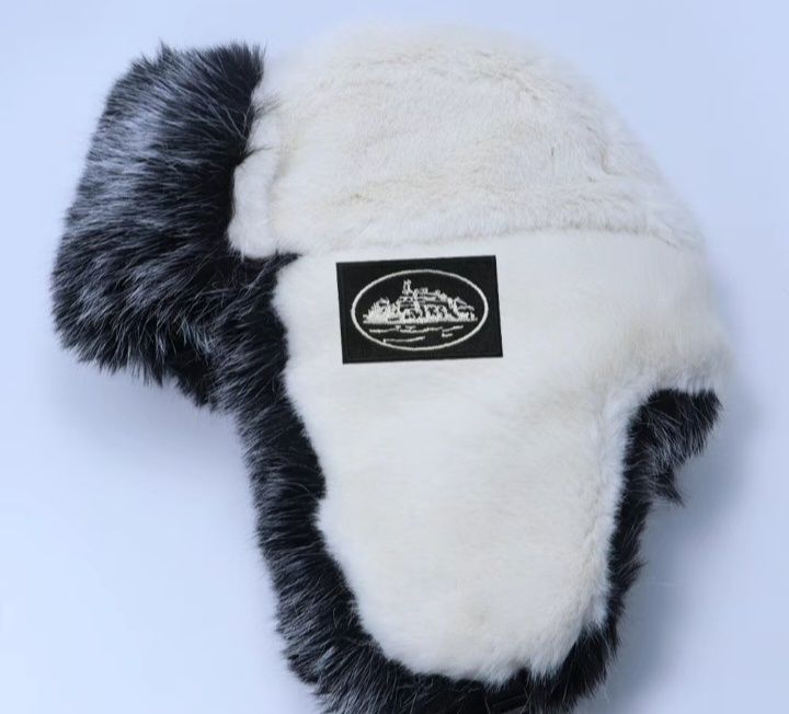 Шапка ушанка белого цвета