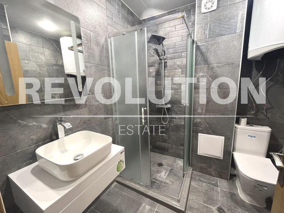 Дава се под наем Тристаен апартамент в Варна, Център - 70 кв.м за 650 € - Снимка #5