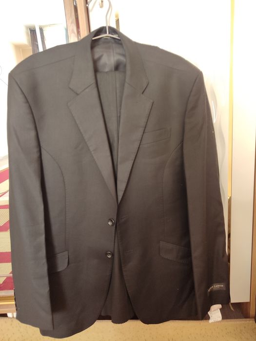 Янги қора костюм шим, размери 52. Арзонга бервораман