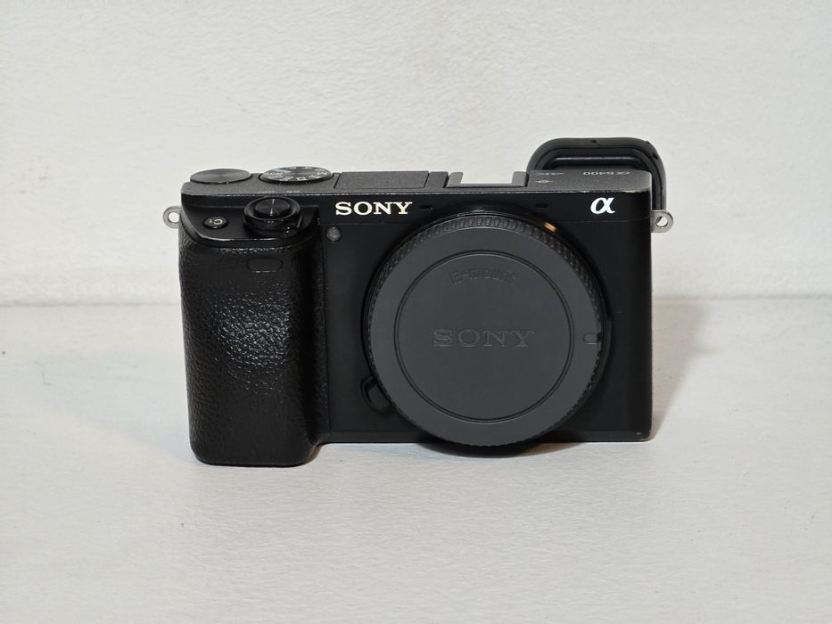 Vând Sony A6400 + 4 Baterii Patona + Încărcător Dual USB