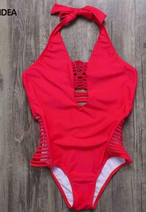 Нов уникален бански модел в червено