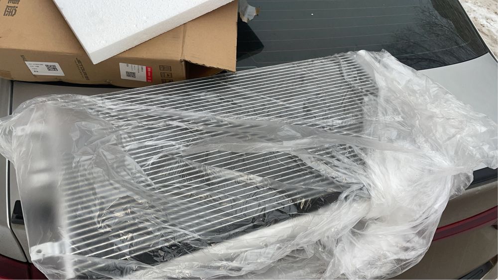 Радиатор на Jetour x70 plus