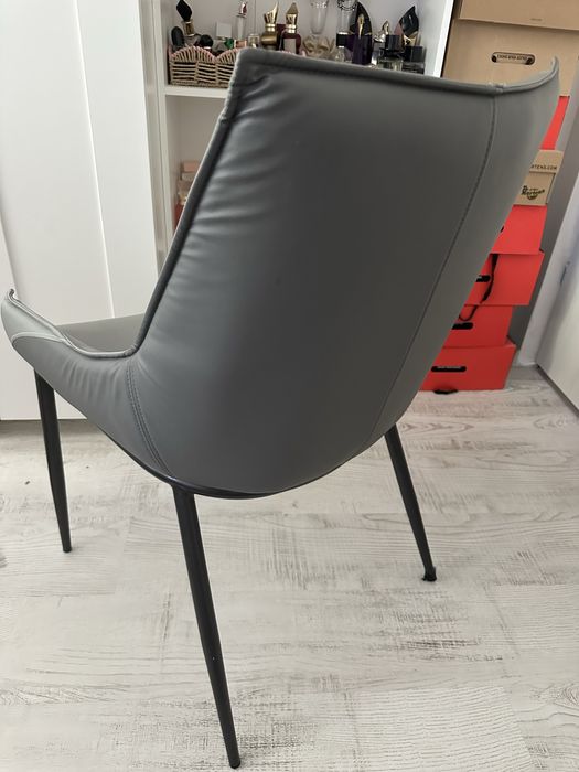 Scaune Living Impecabile