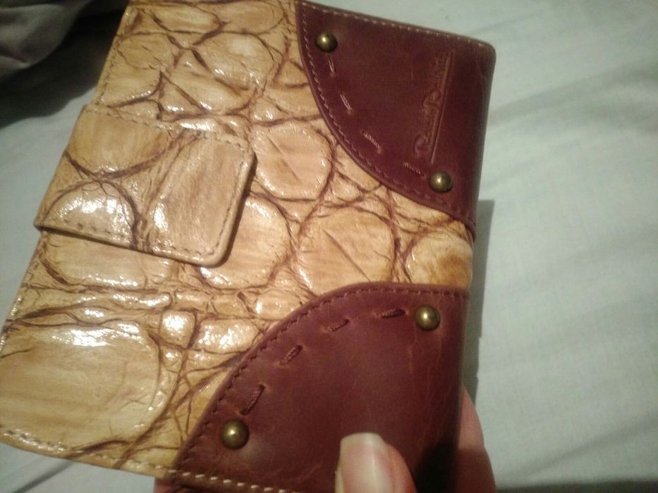 Продавам чисто нов портфейл