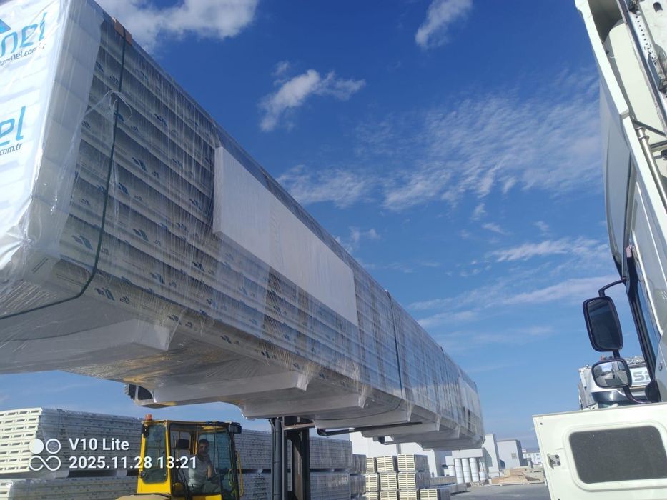 Panouri sandwich termoizolante perete / acoperis 4/6 cm noi cal 1