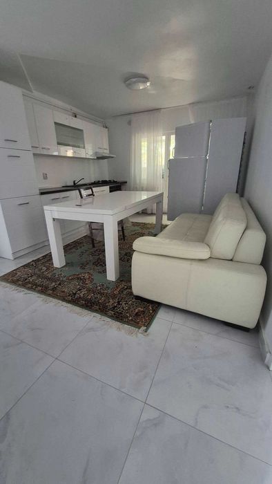 Apartament 2 camere decomandat in Onesti, zona de sus.