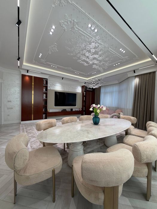 200 кв квартира своя сотилади енг зор уй