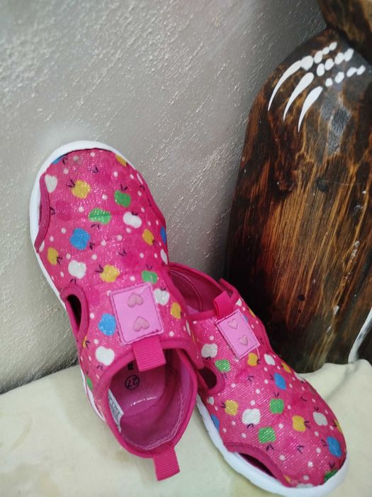 Пантофки за момиче