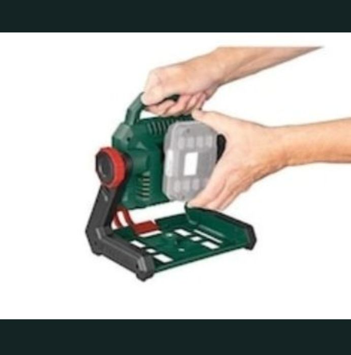 Reflector led parkside pe acumulator 20v bun pentru solarii