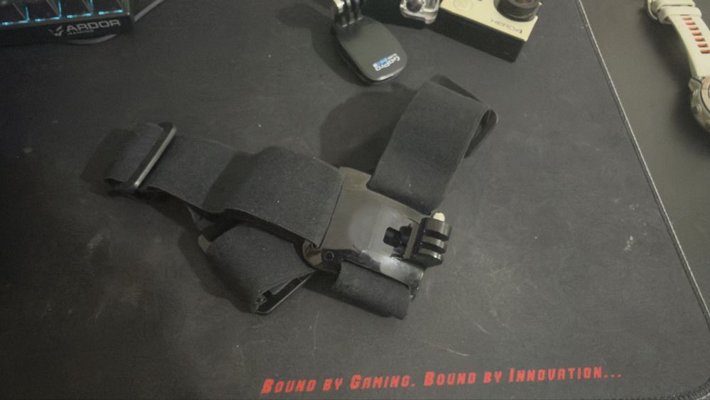 Go Pro Hero 4 (с креплениями).