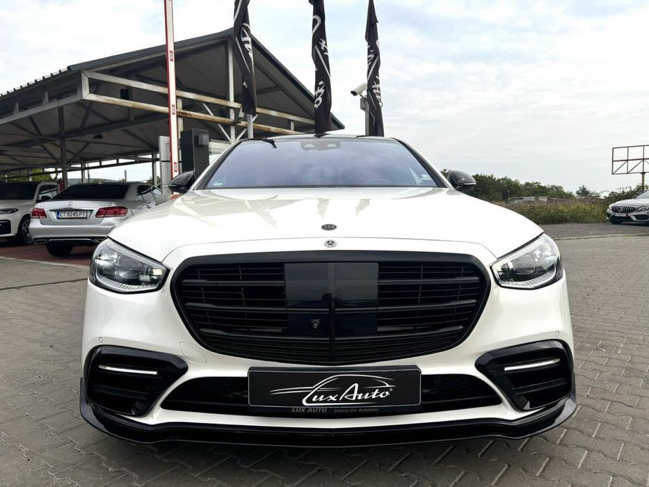 Кола под наем Мерцедес S класа лимозина