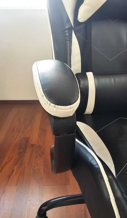Scaun gaming - alb cu negru