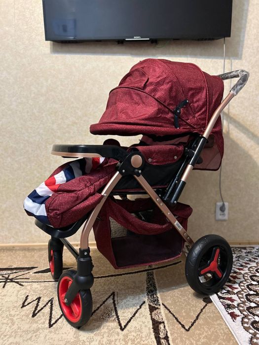 Коляска новая подарили