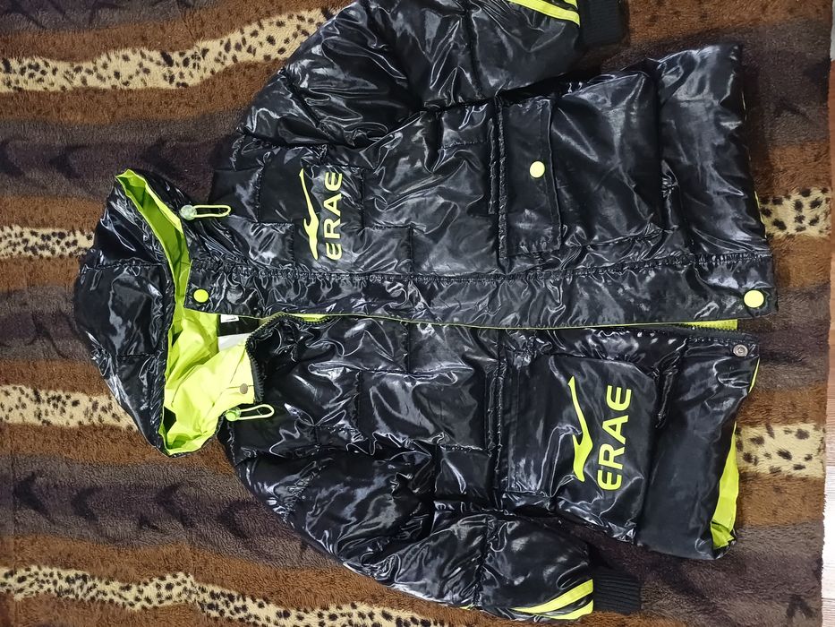 Куртки на девочку