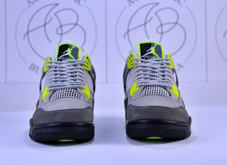 Nike Air Jordan Retro 4 Midnight Navy KAWS Black Lightning Neon Обувки