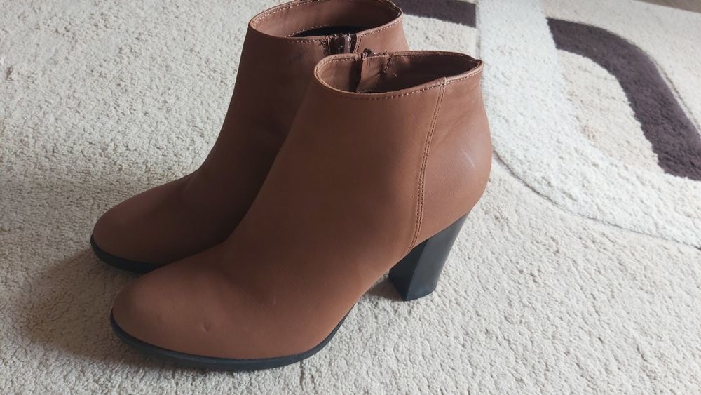 Vand cizmulițe de piele Progetto