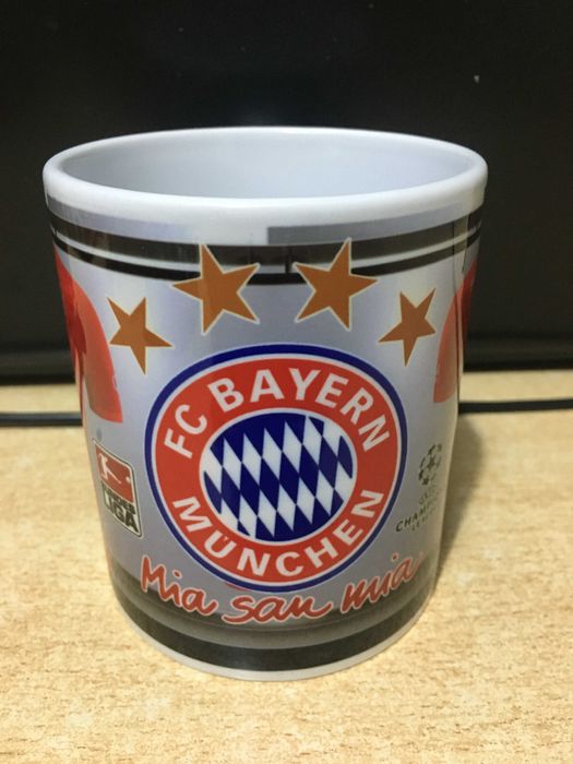Футболна фен Чаша на Байерн Мюнхен с име сезон 25/26!Bayern Munich
