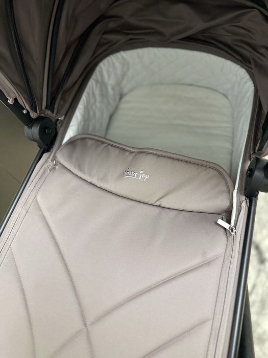 Коляска новая продается