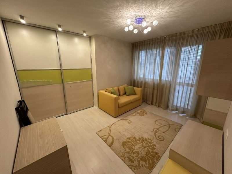 Дава се под наем Четиристаен апартамент в София, Борово - 145 кв.м за 1500 € - Снимка #9