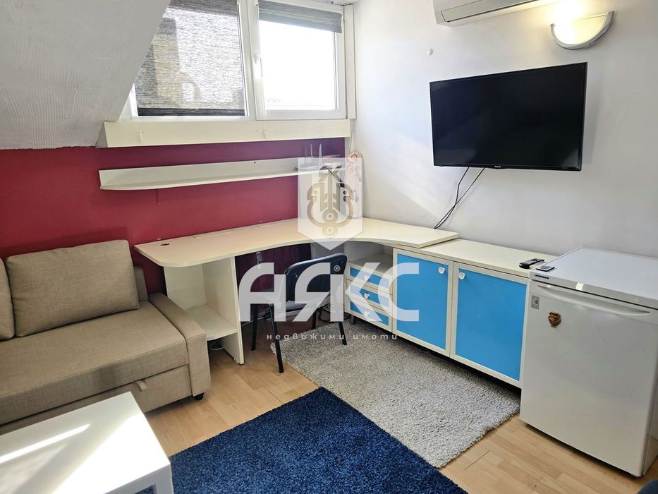 Дава се под наем Едностаен апартамент в София, Център - 30 кв.м за 408 € - Снимка #1