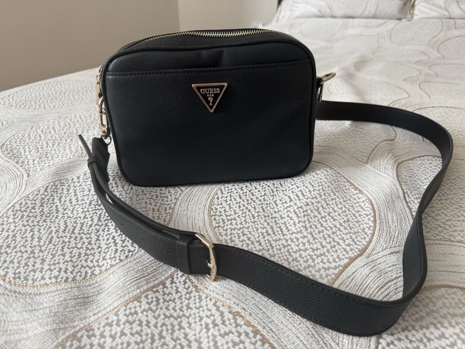Дасмка чанта Guess