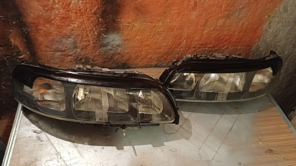 Фарове Volvo S60,V70 ,XC70