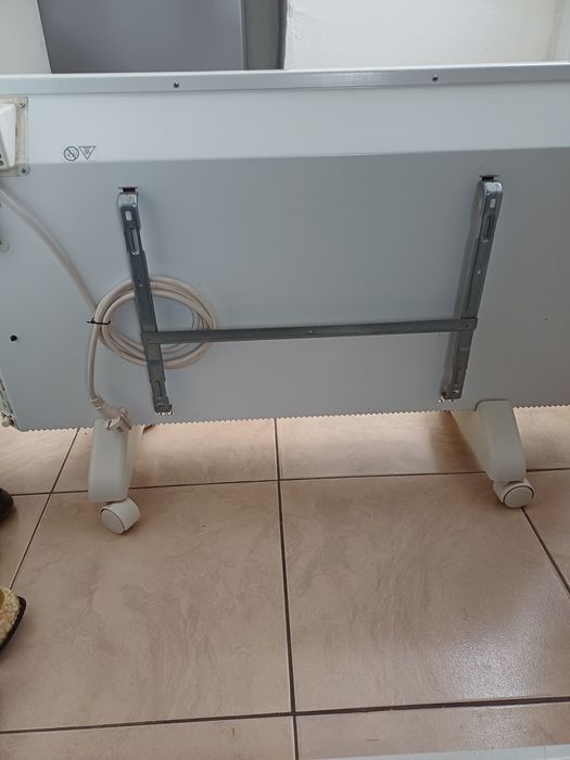 Продавам конвекторен радиатор Аерлек 2500w