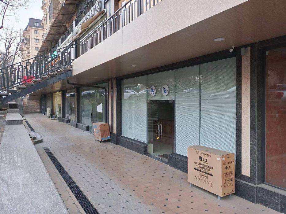 Продается Сайрам Буз бозор 150м2 вдоль дороги с мебелью и техникой