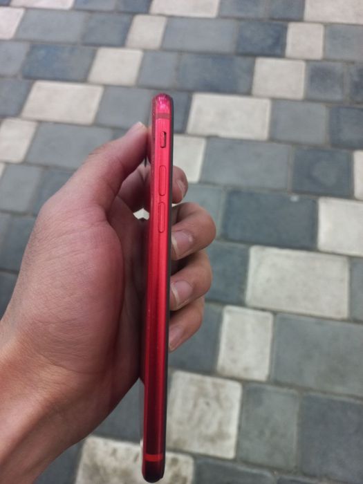 Iphone se 2020 95$ narxi arziydi  Alohida 7plusam bor