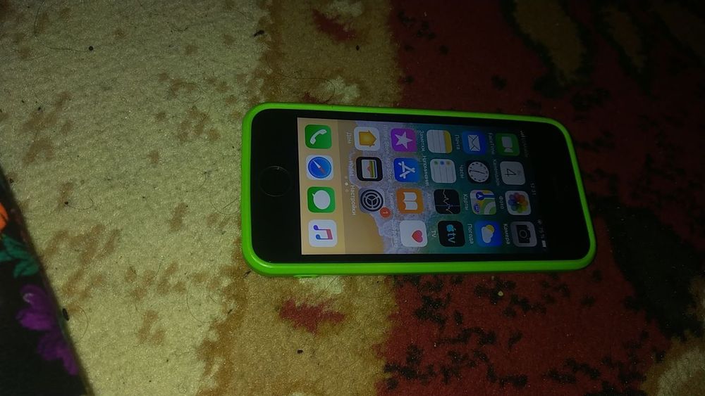 Samsung A 5 2016 Va. iPhone 5s sotiladi