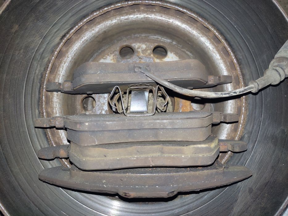 Продавам предни спирачни дискове свалени от Голф 5 2.0 tdi 140кс BKD