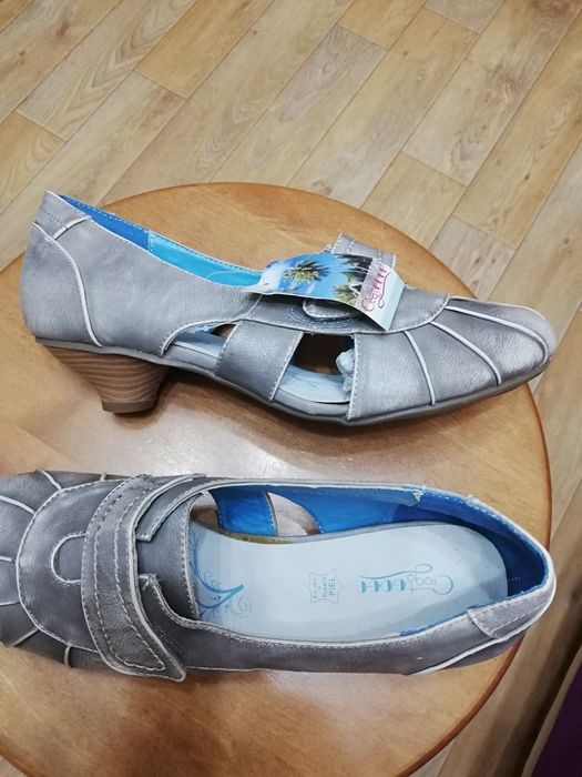 Продам женскую обувь сезон лето