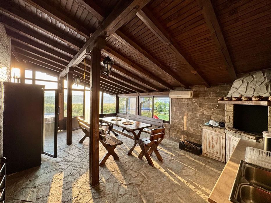 Къща за гости на брега на язовир Йовковци Еленски балкан