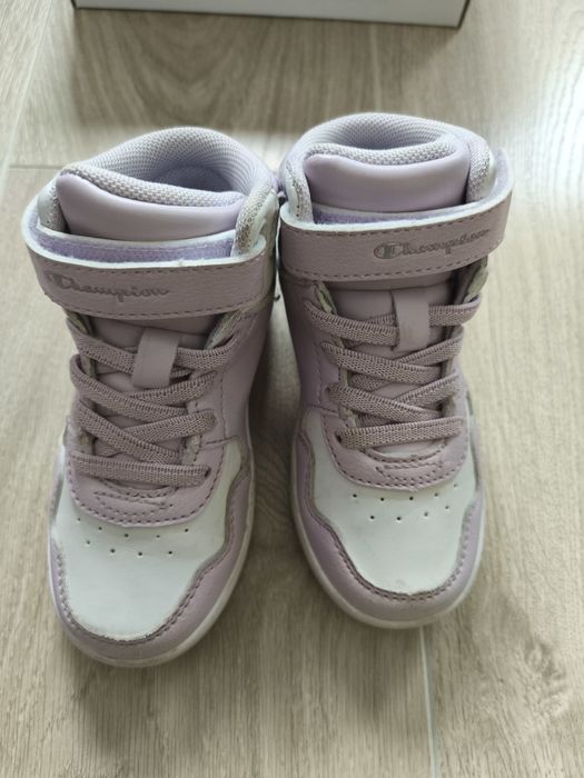 Високи сникърси Champion