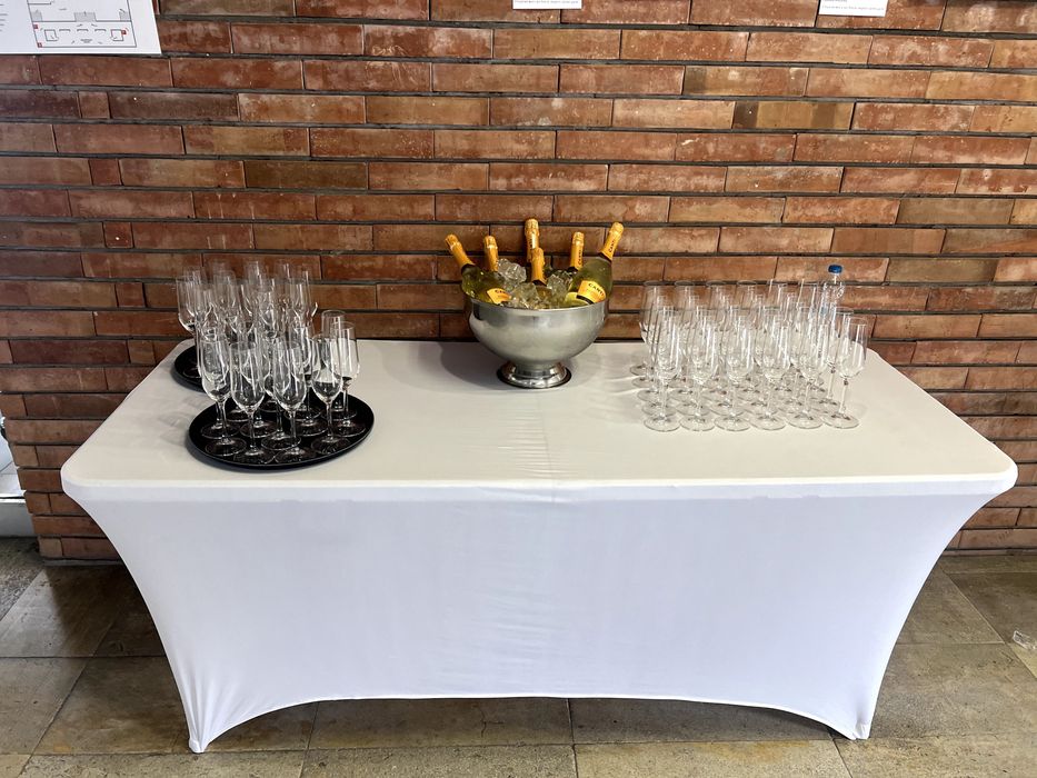 Фирмени коктейли, кетъринг и организация на събития.