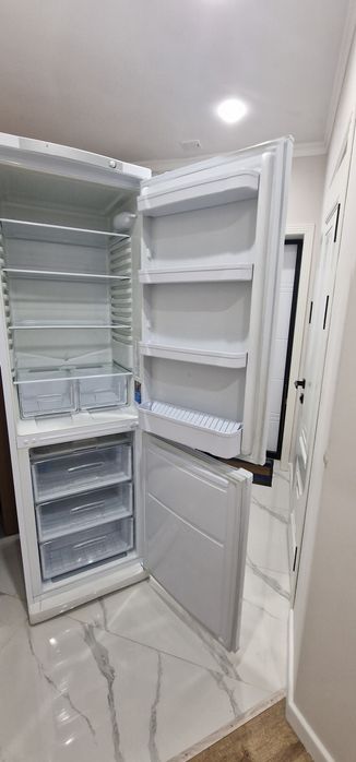 Холодильник Indesit SB200